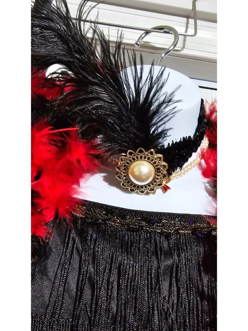 Roaring 20s Flapper Costume Girls 12-14 Great Gatsby Dress Black Red Boa Gloves - Picture 4 of 6